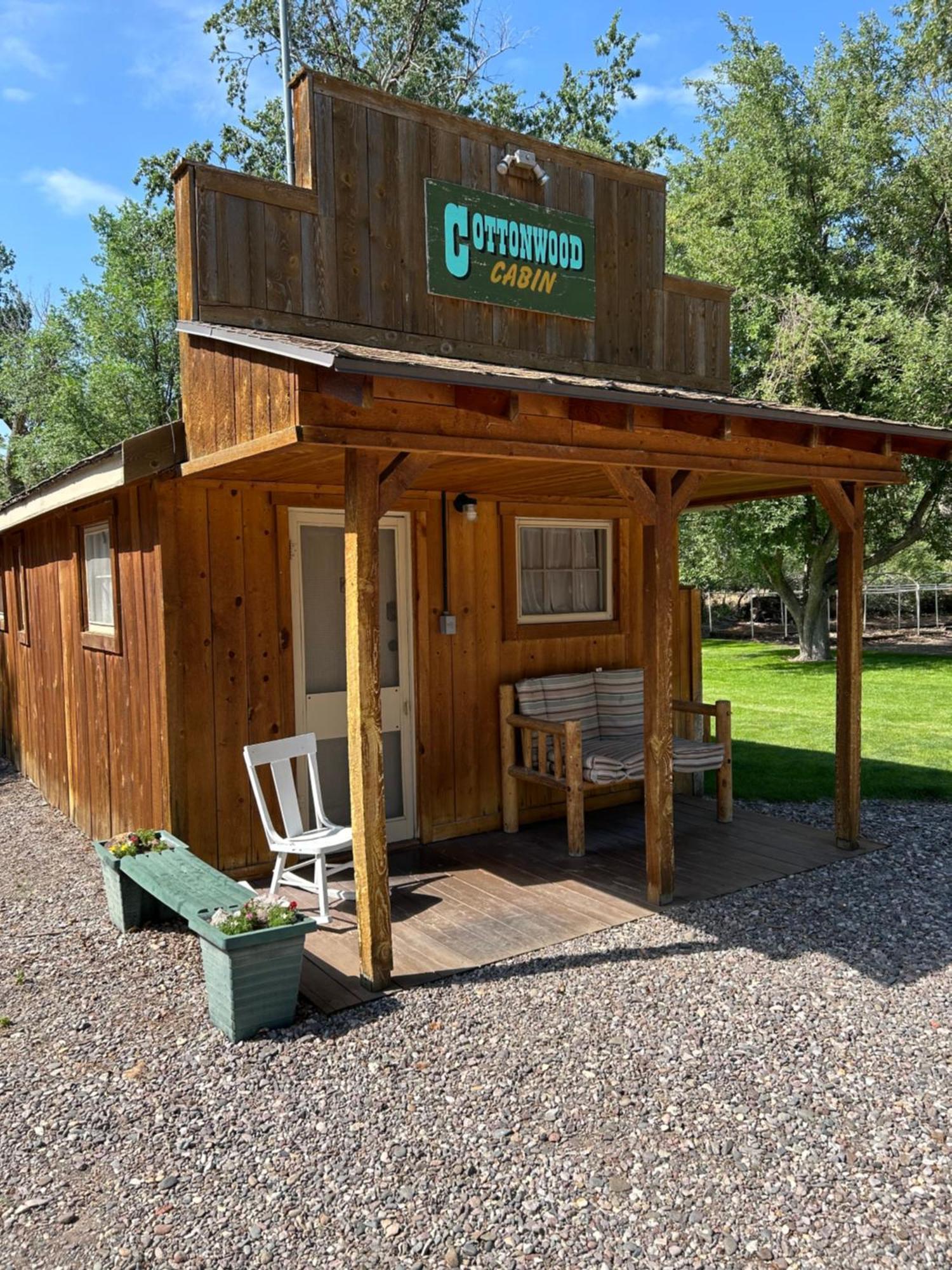 Moore'S Old Pine Inn Marysvale Екстериор снимка